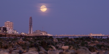 Worthing photo: Worthing Pier Supermoon