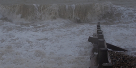 Worthing photo: Worthing Beach Groin Wave